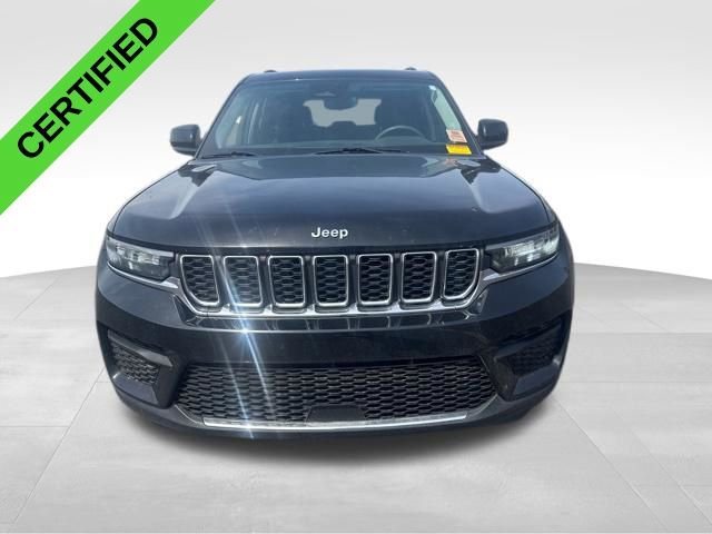 Used 2023 Jeep Grand Cherokee Laredo w/ Luxury Tech Group I AWD/4WD image 3
