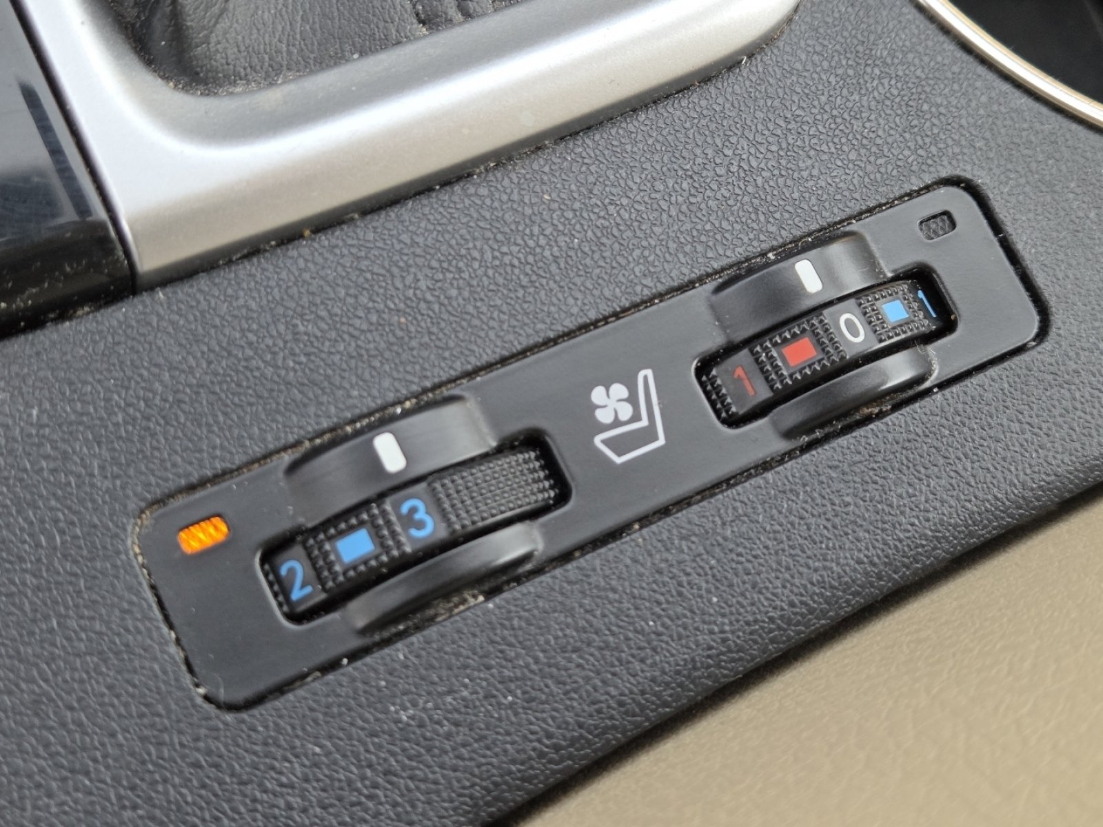 Used 2015 Toyota Highlander Limited Platinum AWD/4WD image 6