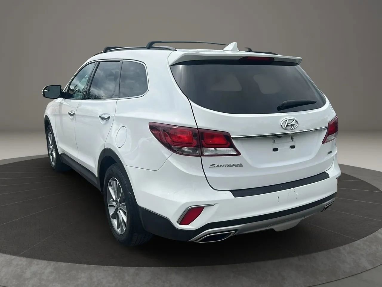Used 2018 Hyundai Santa Fe SE AWD/4WD image 4