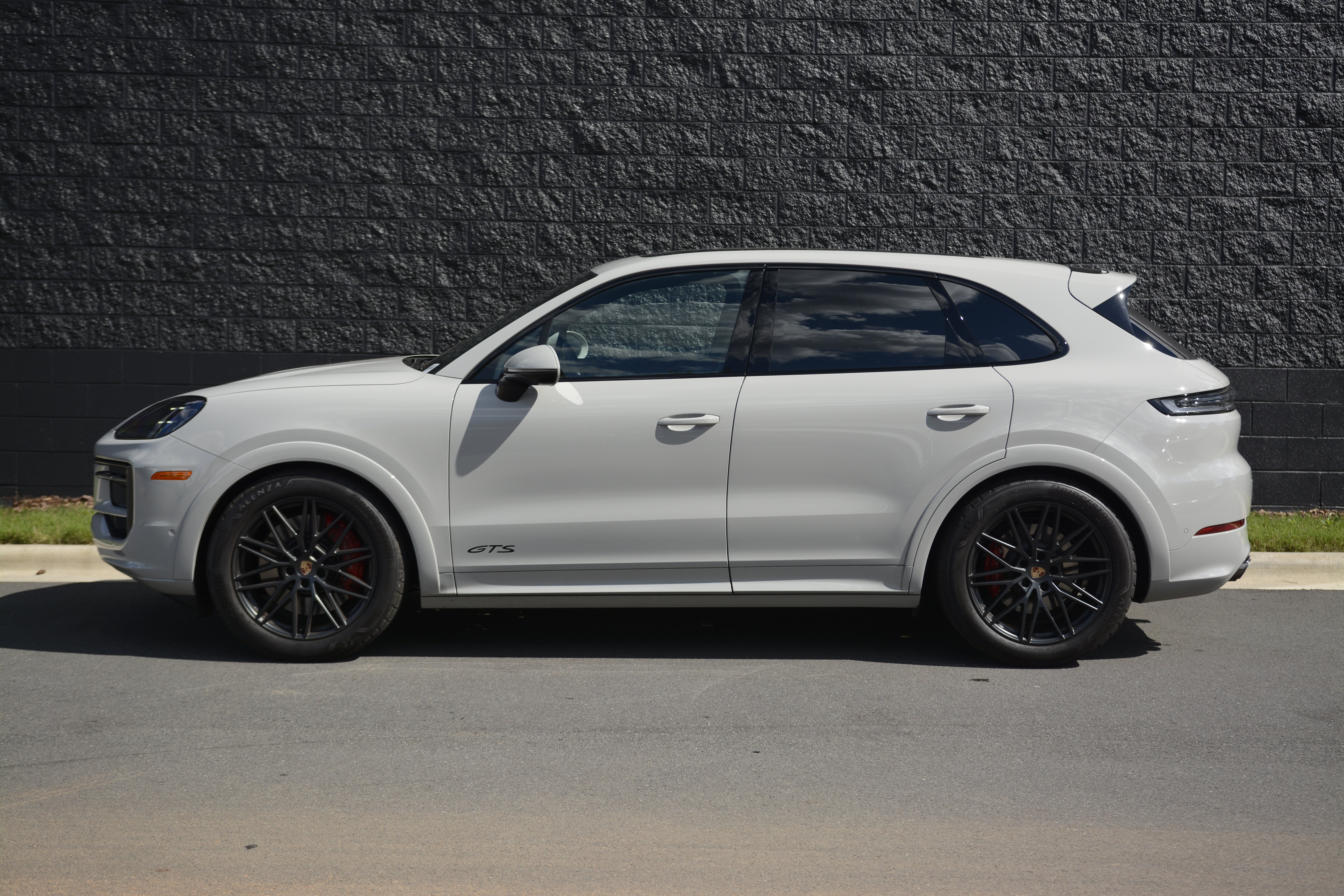 Certified 2026 Porsche Cayenne GTS AWD/4WD image 2