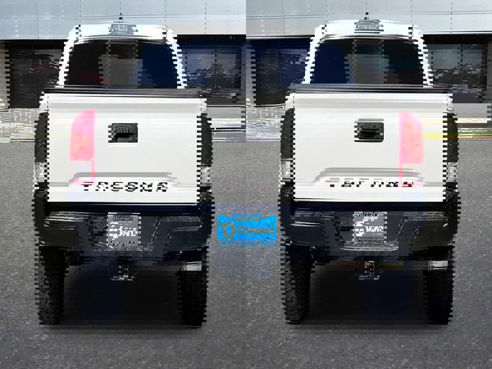 Used 2016 Toyota Tacoma SR5 w/ SR5 Appearance Package (SN) image 8