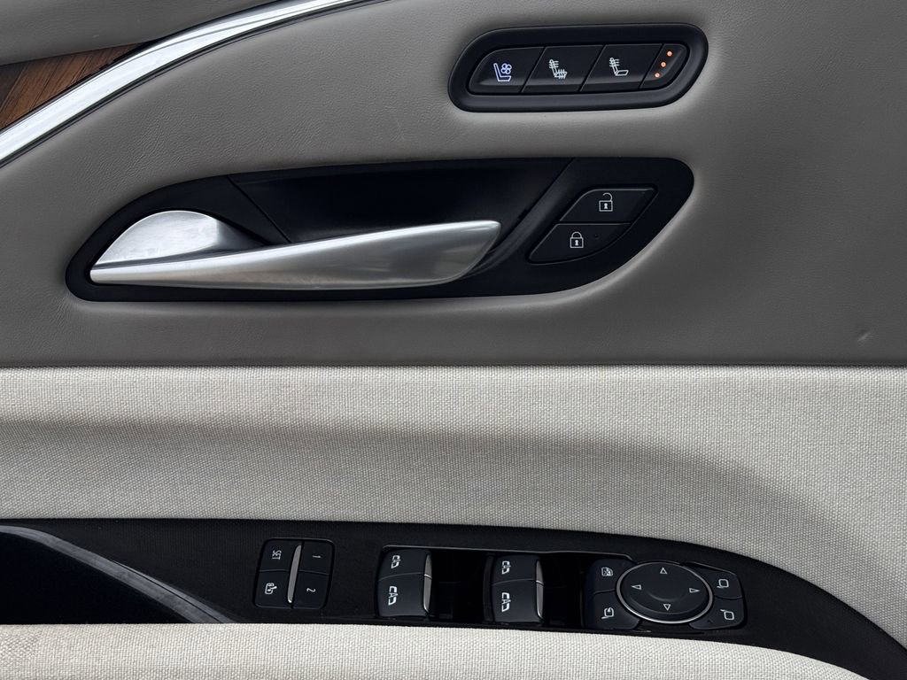 Used 2024 Cadillac Escalade Premium Luxury Platinum image 23