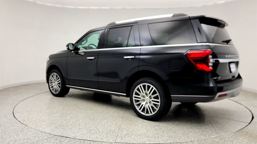 Used 2023 Ford Expedition Limited AWD/4WD image 7