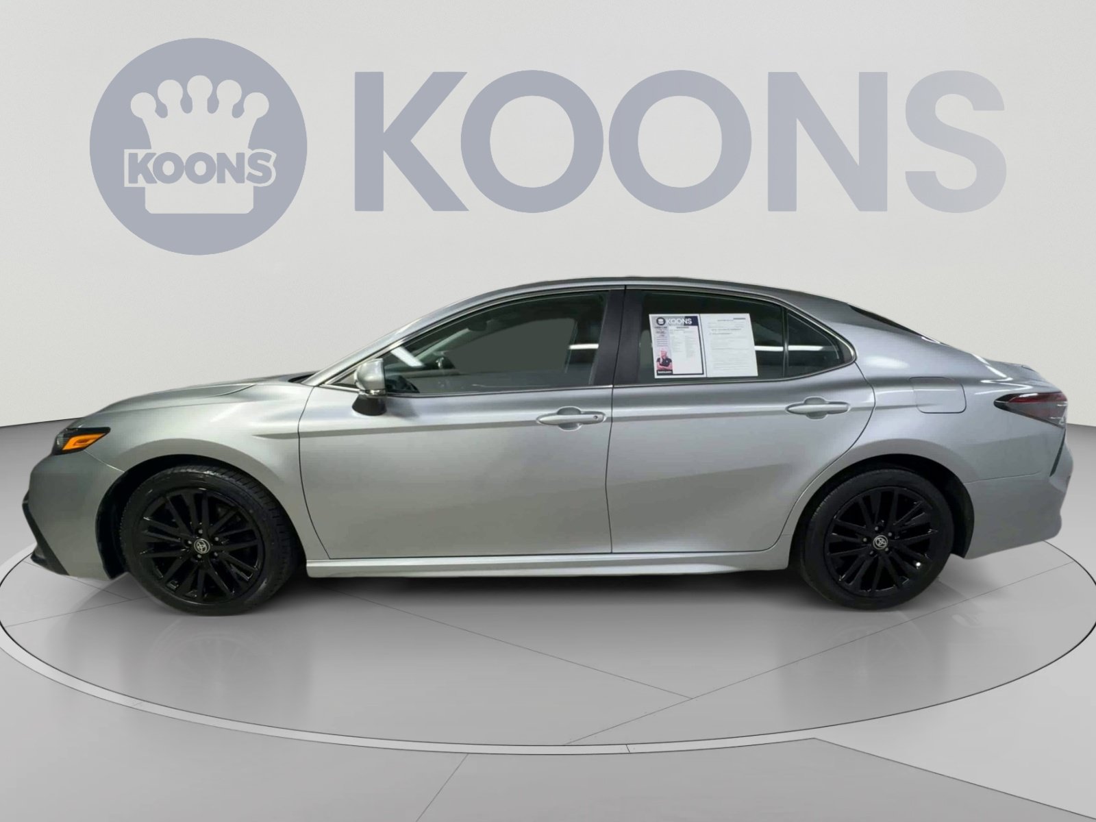 Used 2023 Toyota Camry SE FWD image 7