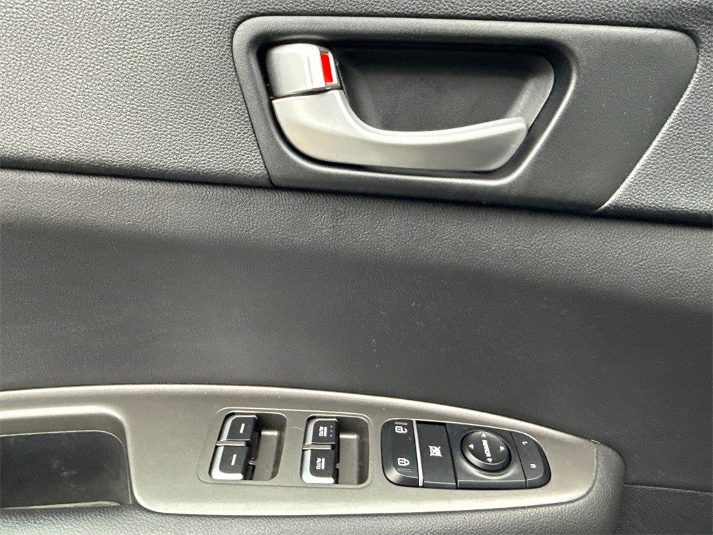 Used 2020 Kia Optima S w/ S Panoramic Sunroof Package image 18