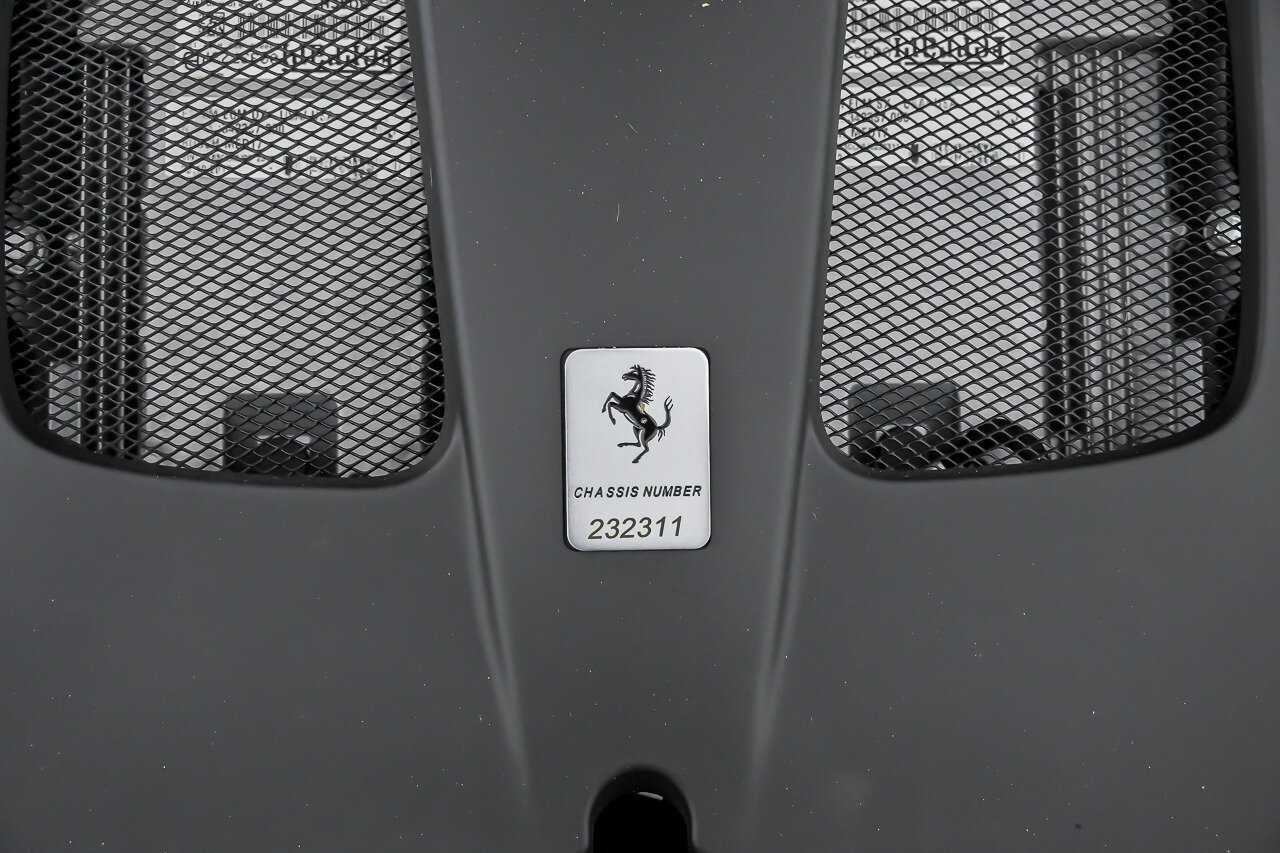 Used 2018 Ferrari 812 Superfast RWD image 18