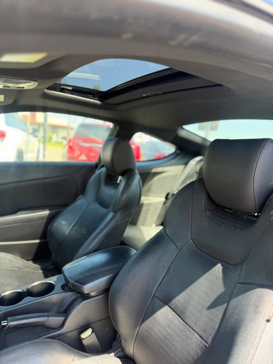 Used 2015 Hyundai Genesis 3.8 RWD image 11