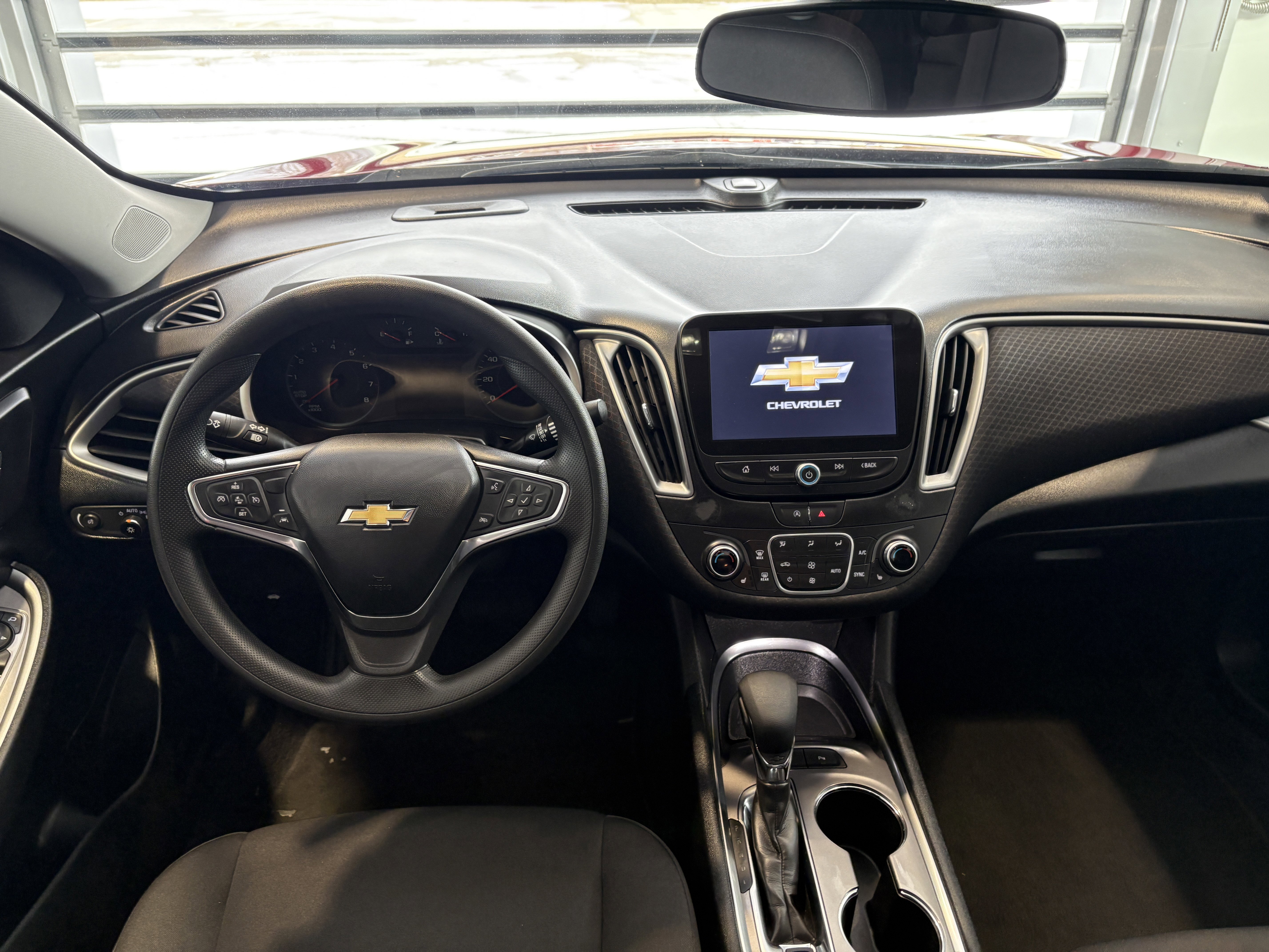 Used 2025 Chevrolet Malibu LT image 11