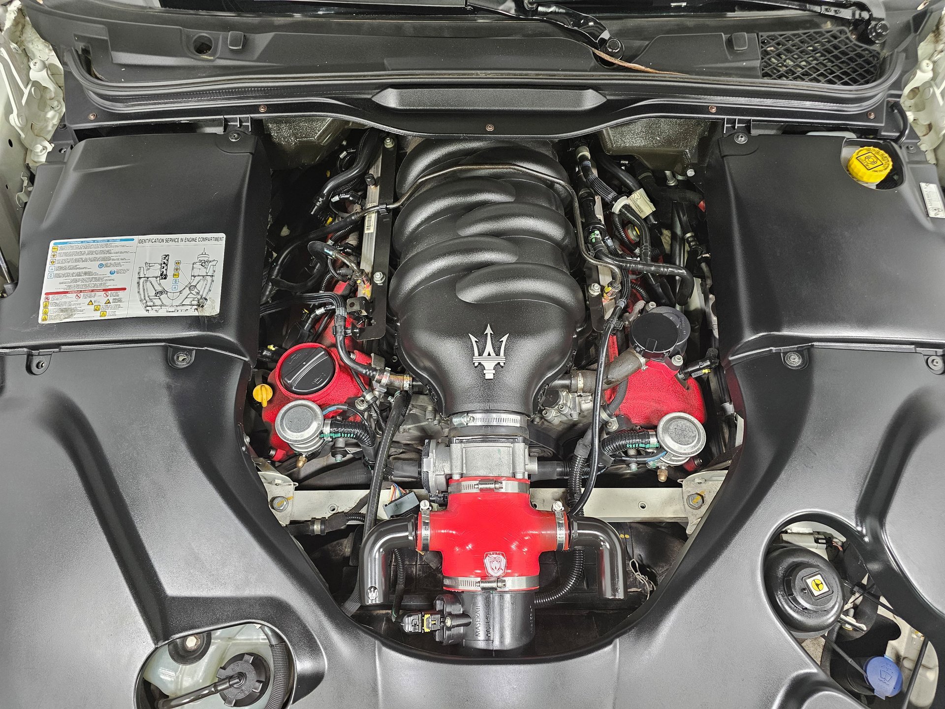 Used 2013 Maserati GranTurismo Sport image 18