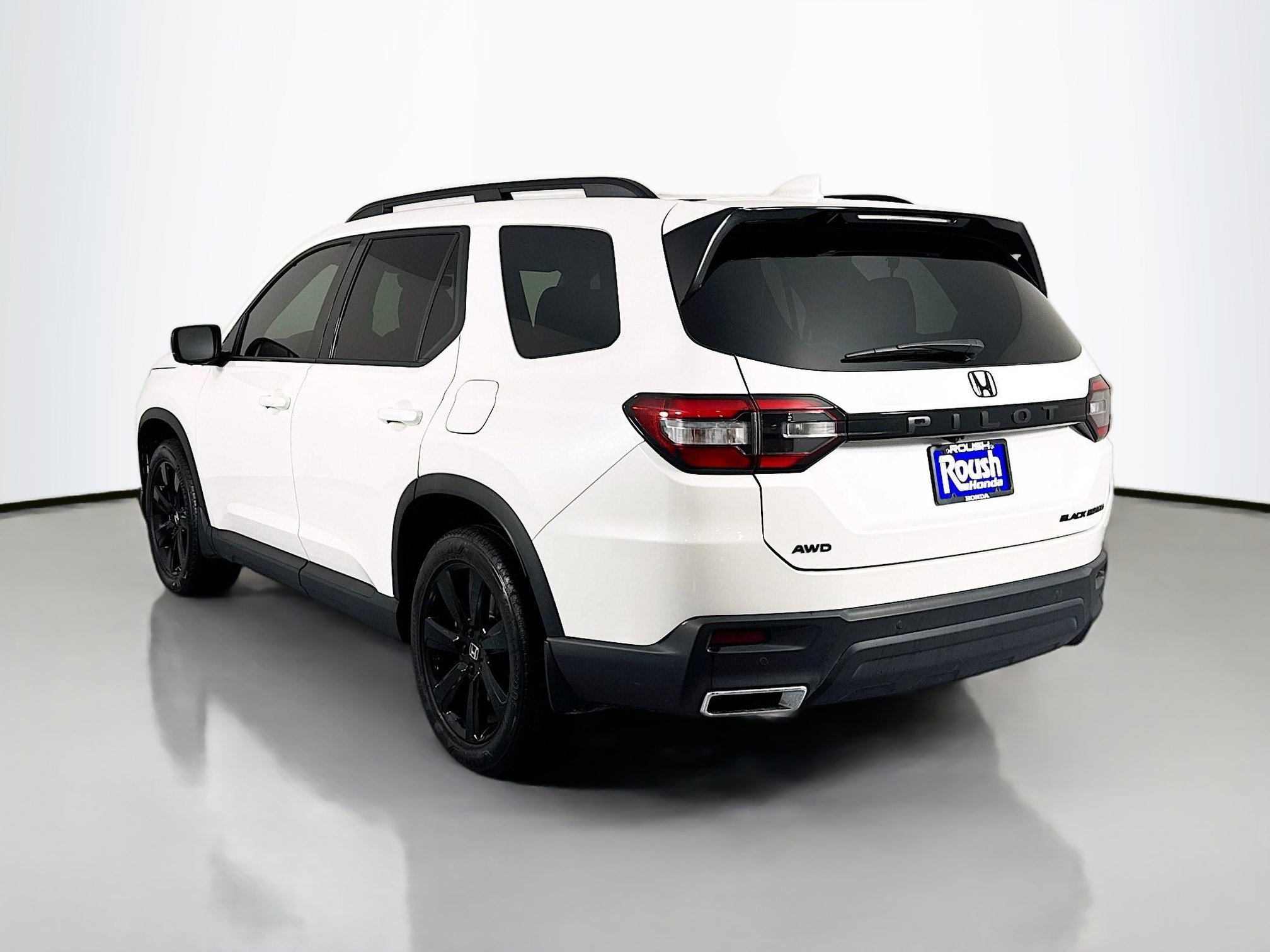 Certified 2025 Honda Pilot Black Edition image 7