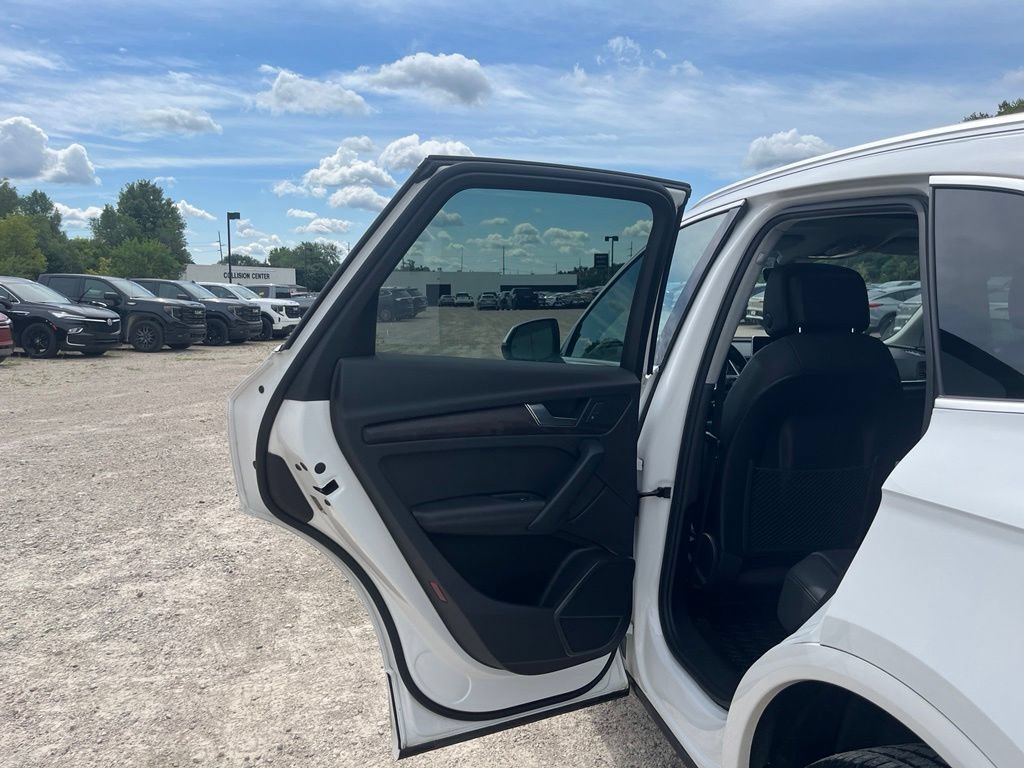 Used 2020 Audi Q5 2.0T Premium Plus w/ Premium Plus Package AWD/4WD image 30