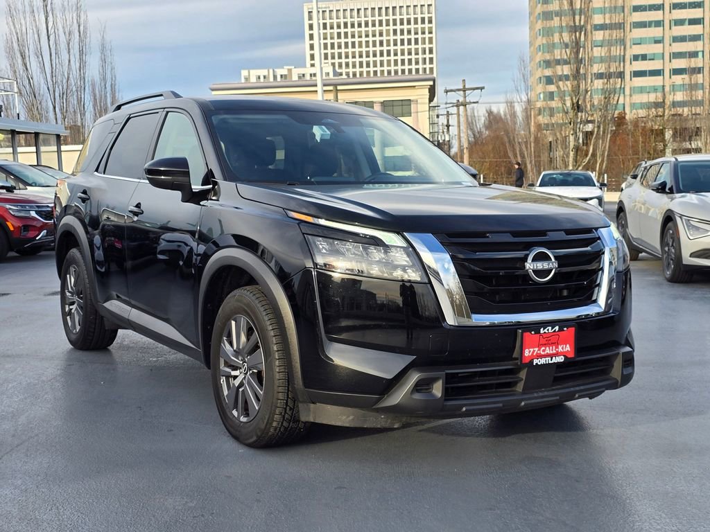 Used 2024 Nissan Pathfinder SV image 7