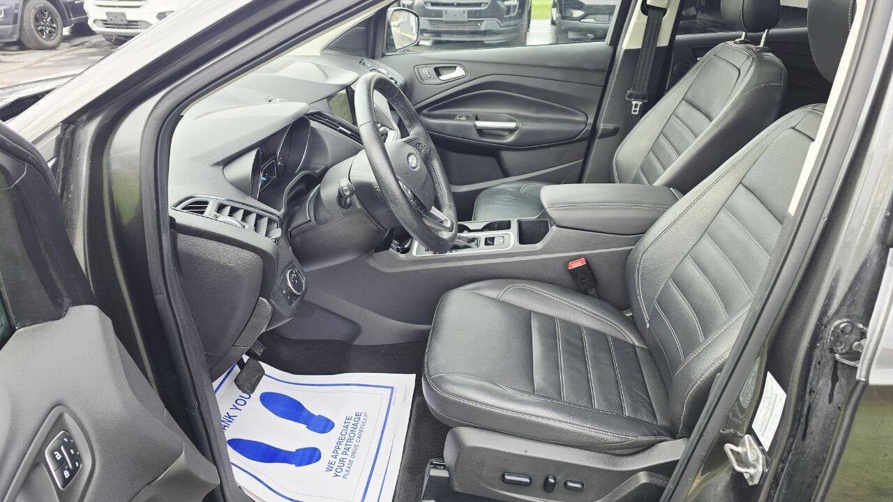 Used 2019 Ford Escape Titanium AWD/4WD image 10