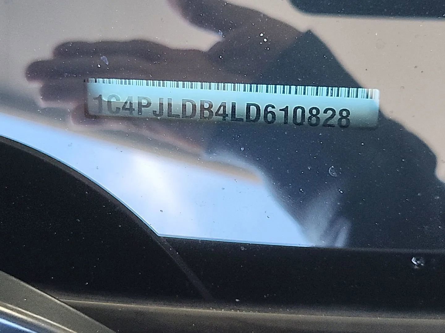 Used 2020 Jeep Cherokee Limited image 17