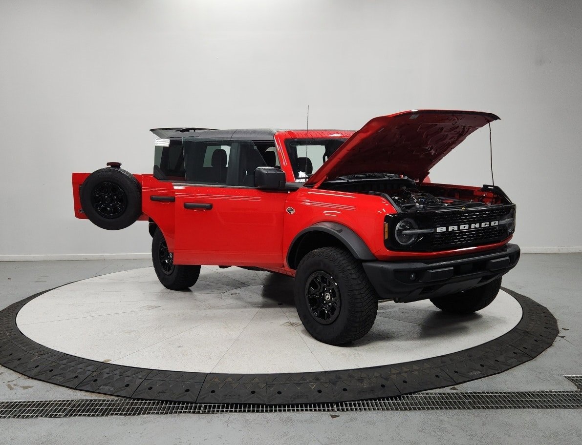 Used 2022 Ford Bronco Wildtrak image 9