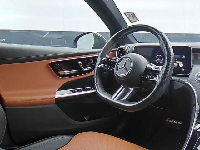 Used 2023 Mercedes-Benz GLC 300 image 18