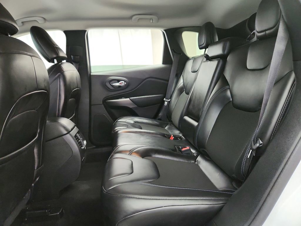 Used 2020 Jeep Cherokee Latitude Plus w/ Cold Weather Group image 25