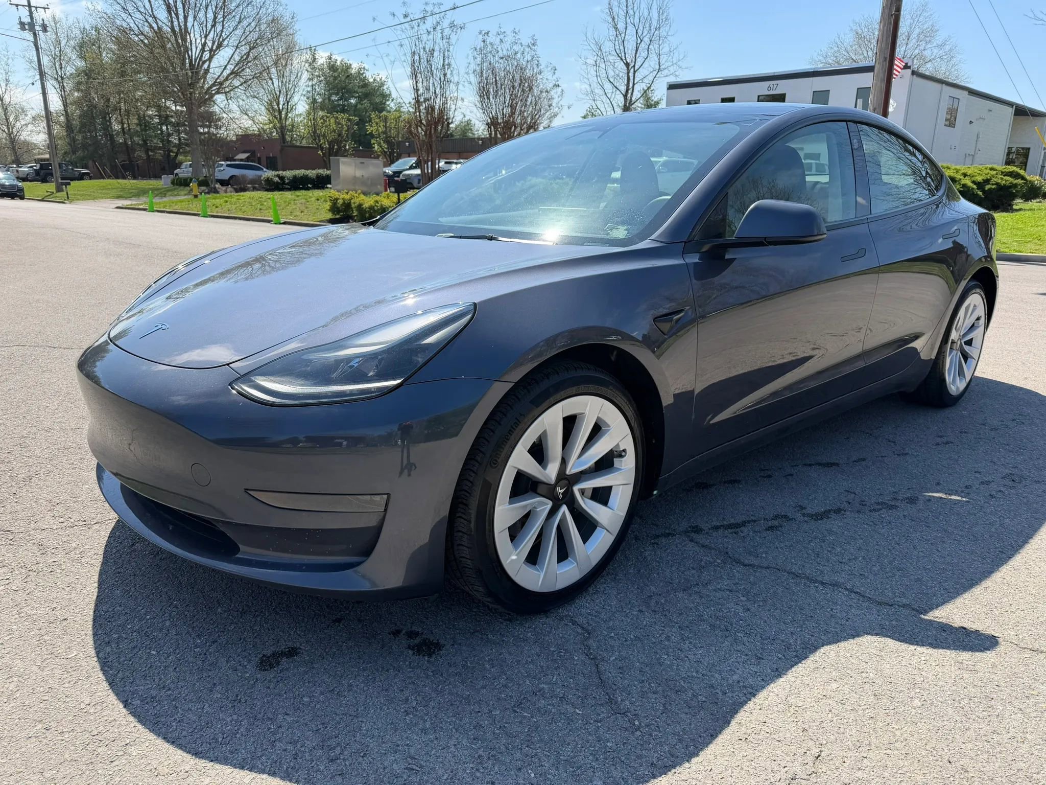 Used 2023 Tesla Model 3 Standard Range image 9