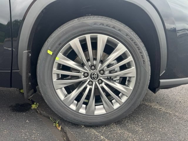 New 2026 Toyota Highlander Platinum AWD/4WD image 9
