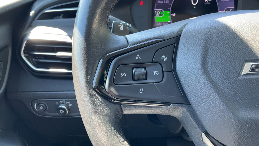 Certified 2023 Chevrolet Bolt EUV LT w/ Comfort Package FWD image 32