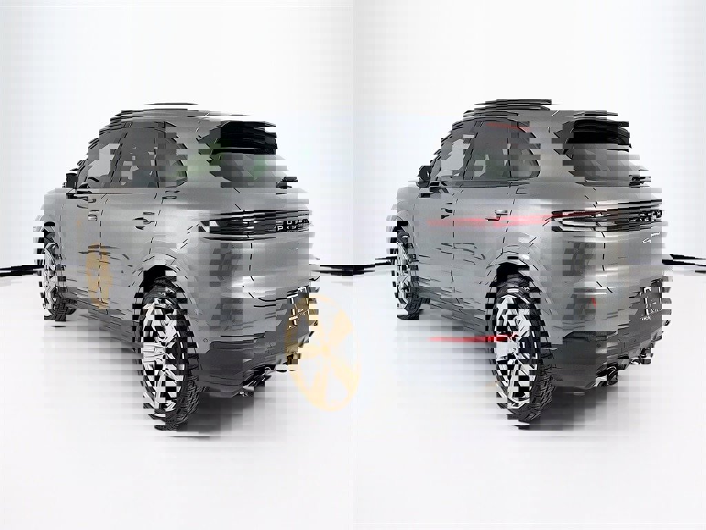 New 2026 Porsche Cayenne image 3