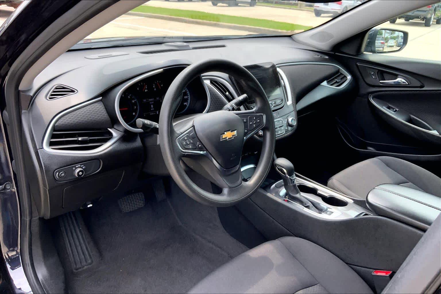 Used 2023 Chevrolet Malibu LT FWD image 17