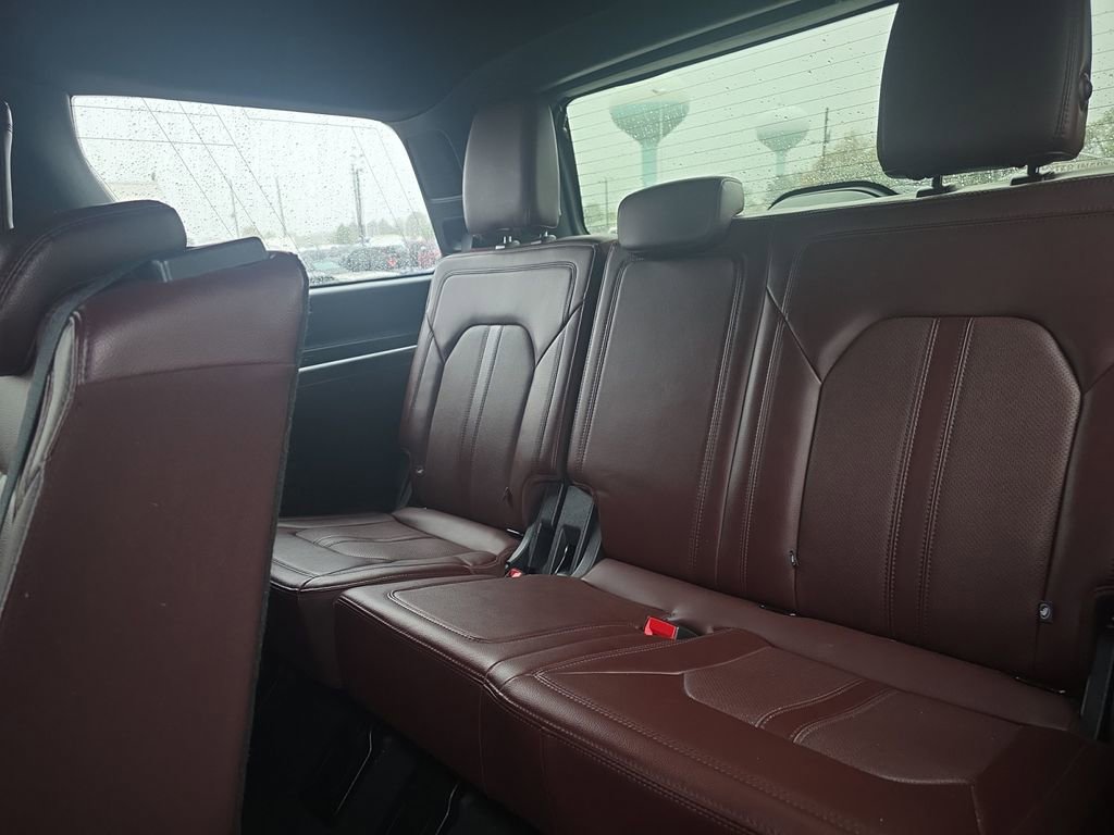 Used 2024 Ford Expedition Limited AWD/4WD image 18