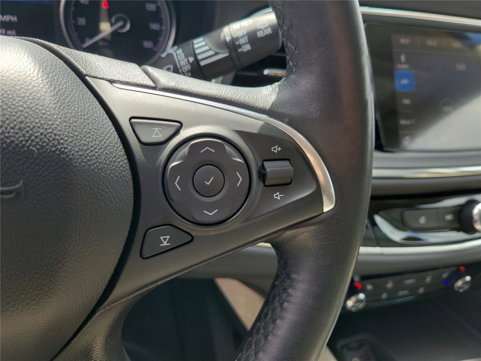 Used 2020 Buick Enclave Essence FWD image 27