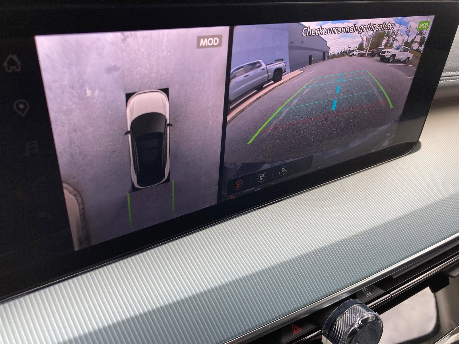 New 2025 Nissan Murano SL image 16