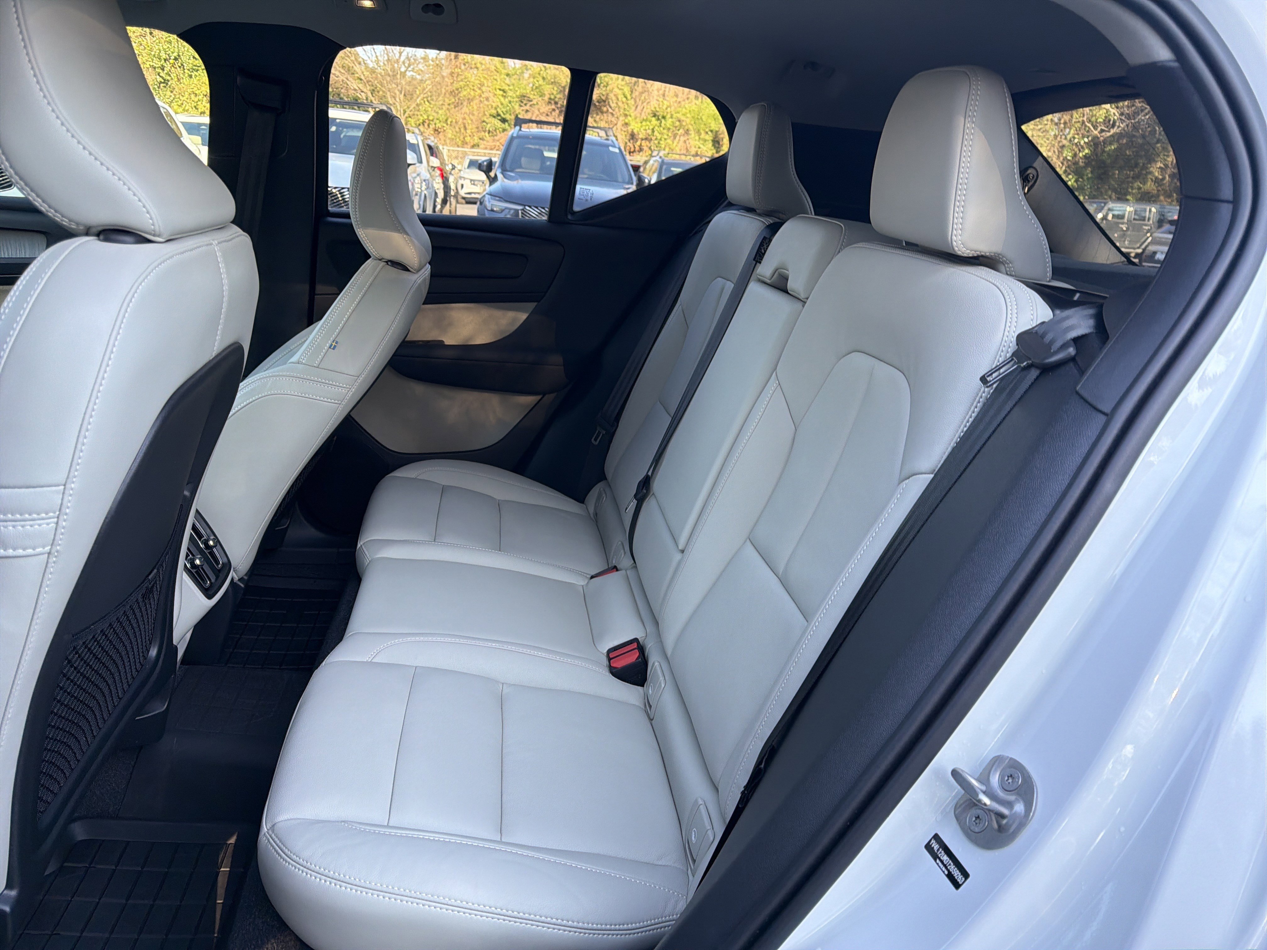 Used 2026 Volvo XC40 B5 Ultra w/ Protection Package Premier image 59