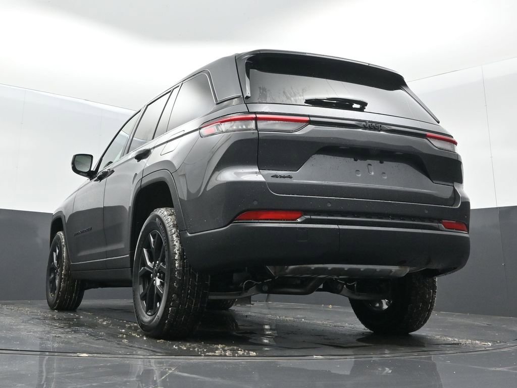 New 2025 Jeep Grand Cherokee Altitude image 33