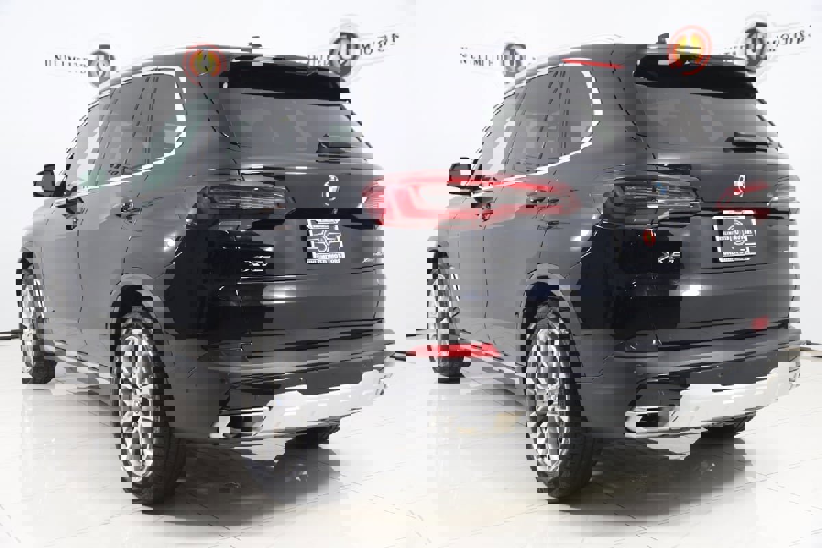 Used 2023 BMW X5 xDrive40i w/ Premium Package image 4