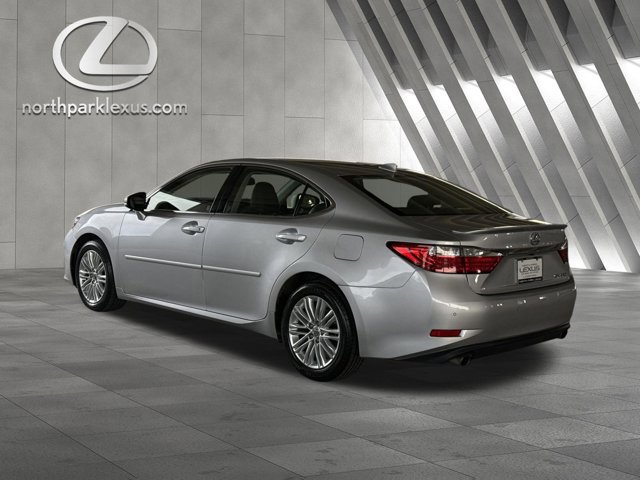 Used 2015 Lexus ES 350 w/ Luxury Package image 2