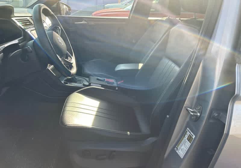 Used 2023 Volkswagen Tiguan SE R-Line image 6