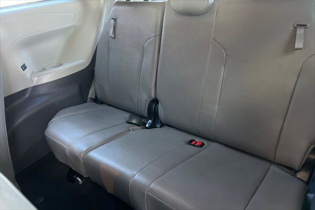 Certified 2022 Toyota Sienna XLE image 16