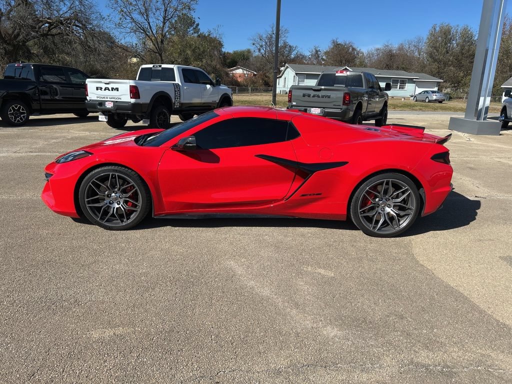 Used 2024 Chevrolet Corvette Z06 RWD image 2
