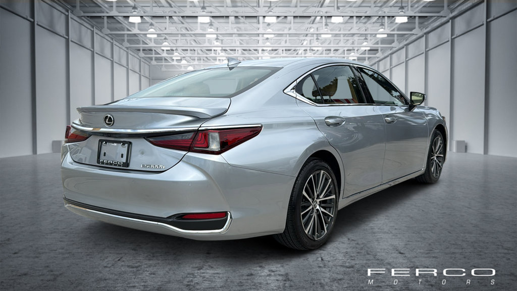 Used 2023 Lexus ES 300h w/ Premium Package FWD image 5
