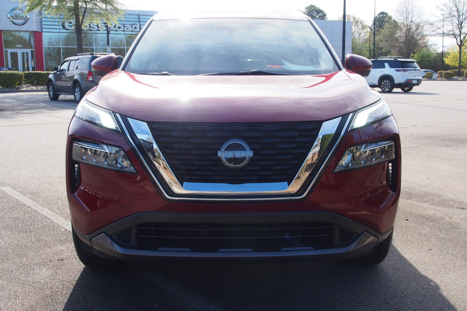 Used 2023 Nissan Rogue SL FWD image 2