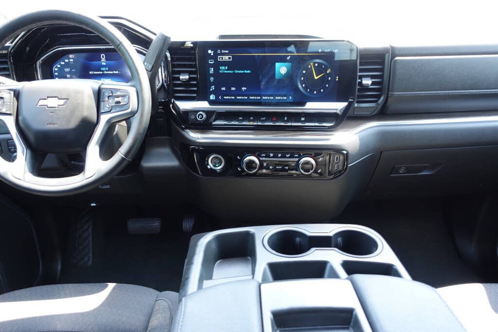 Used 2024 Chevrolet Silverado 1500 LT AWD/4WD image 43
