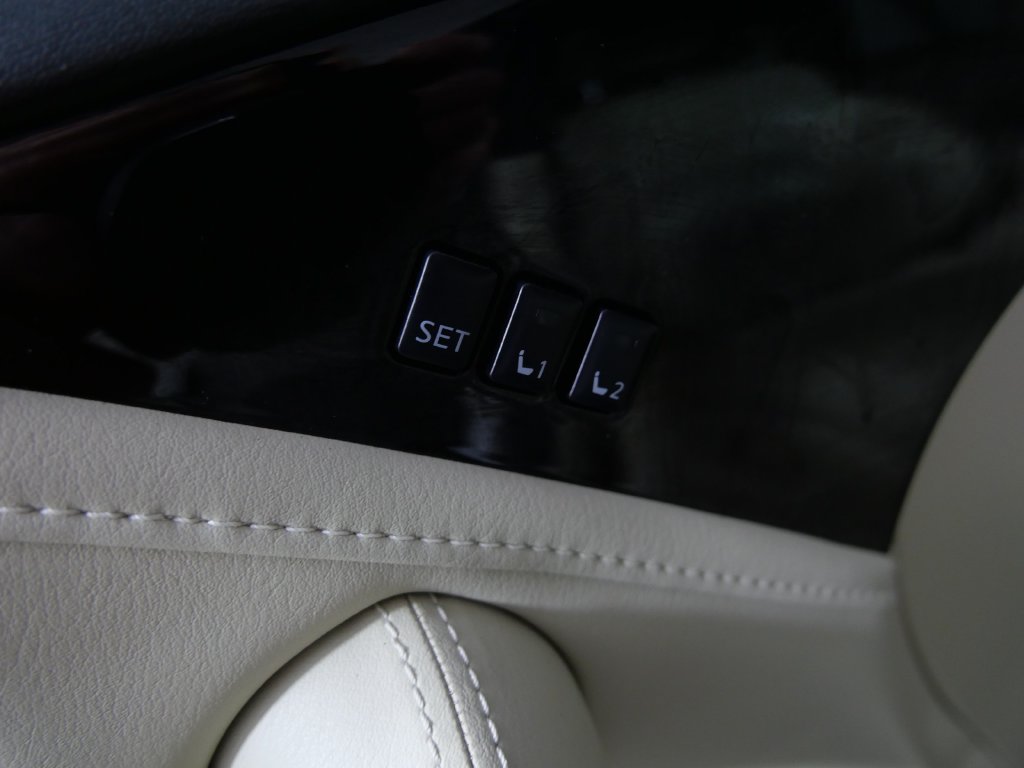 Used 2024 INFINITI QX80 Sensory AWD/4WD image 18