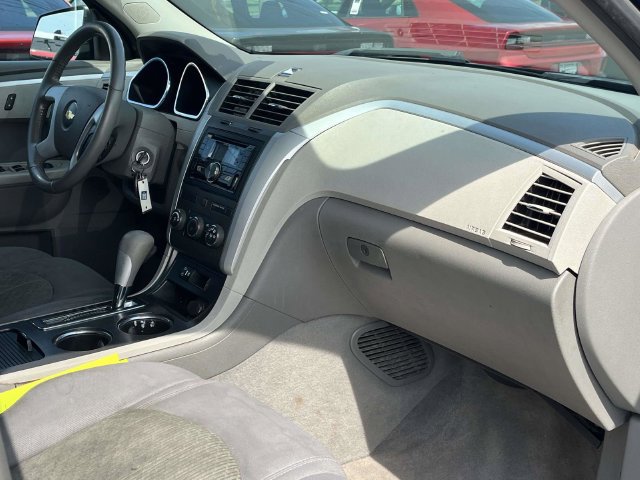 Used 2011 Chevrolet Traverse LS FWD image 25