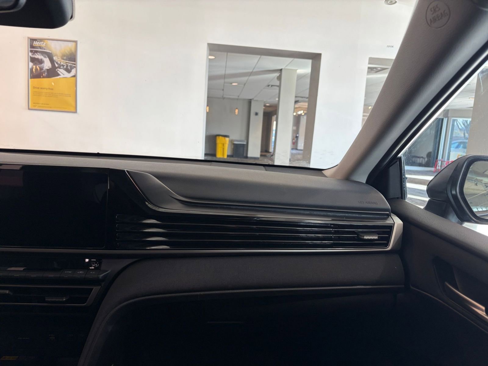 Used 2025 Toyota Camry LE image 34