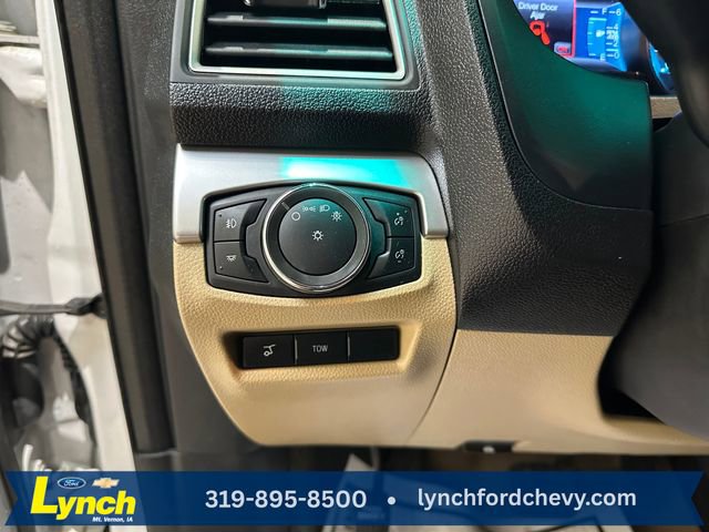 Used 2017 Ford Explorer XLT w/ Equipment Group 202A AWD/4WD image 16