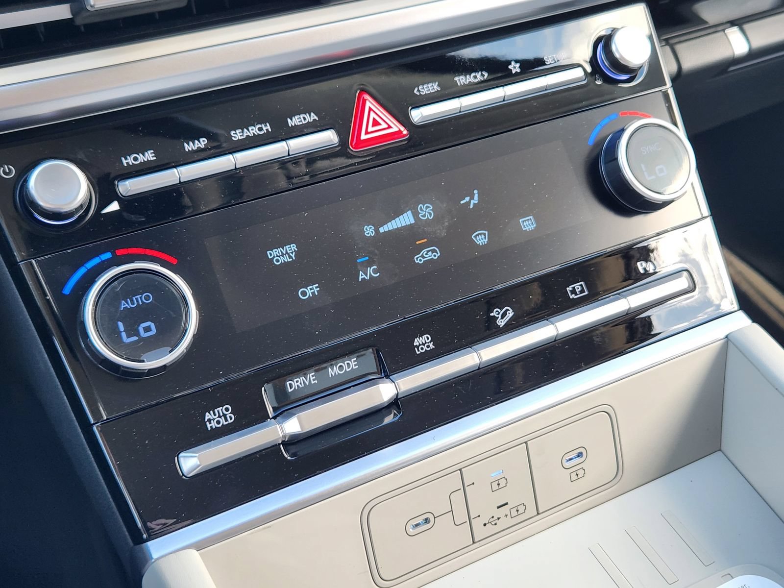 New 2026 Hyundai Santa Fe SE AWD/4WD image 11