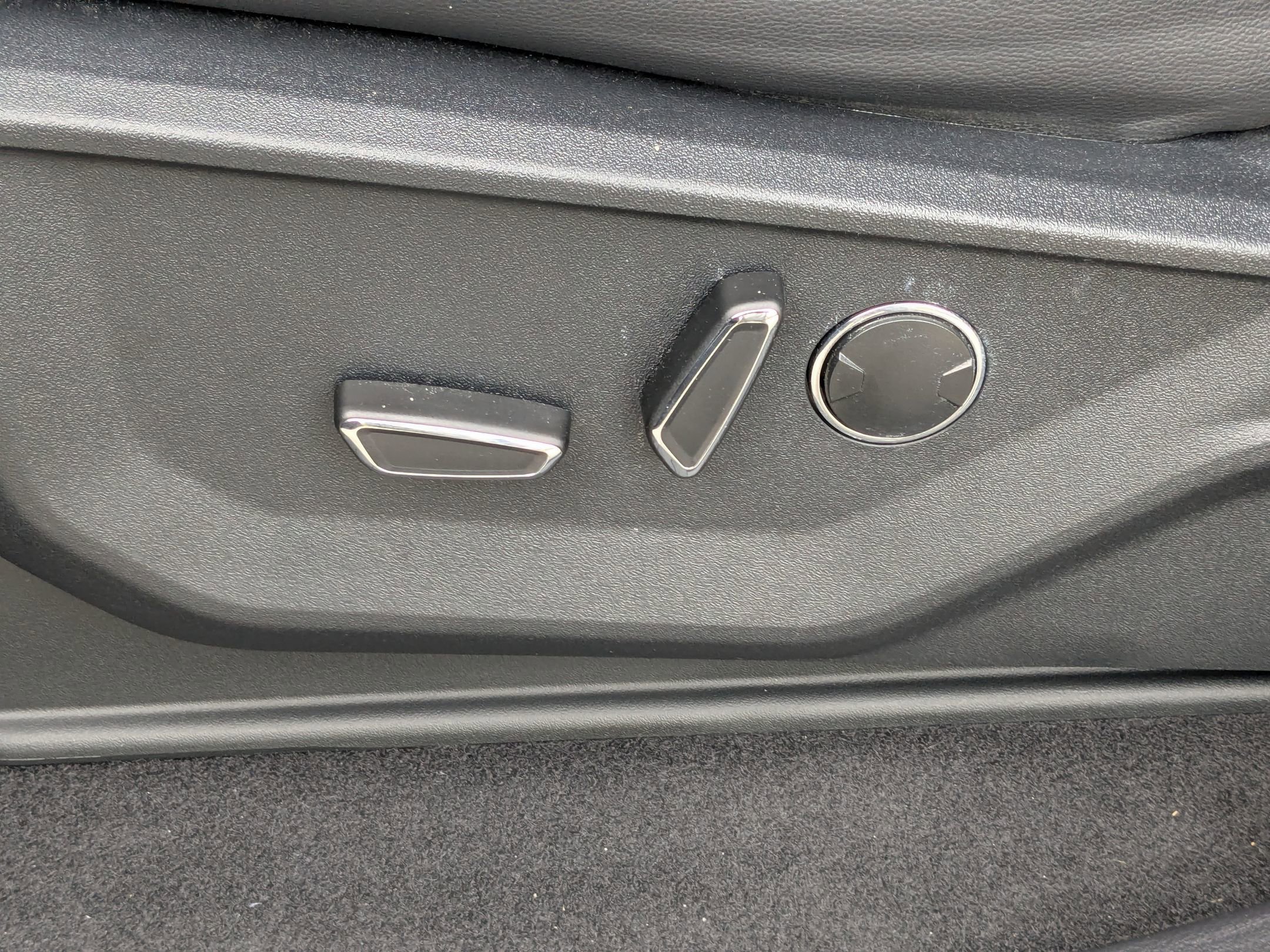 Certified 2025 Ford F150 Lightning Lariat w/ Max Trailer Tow Package image 17