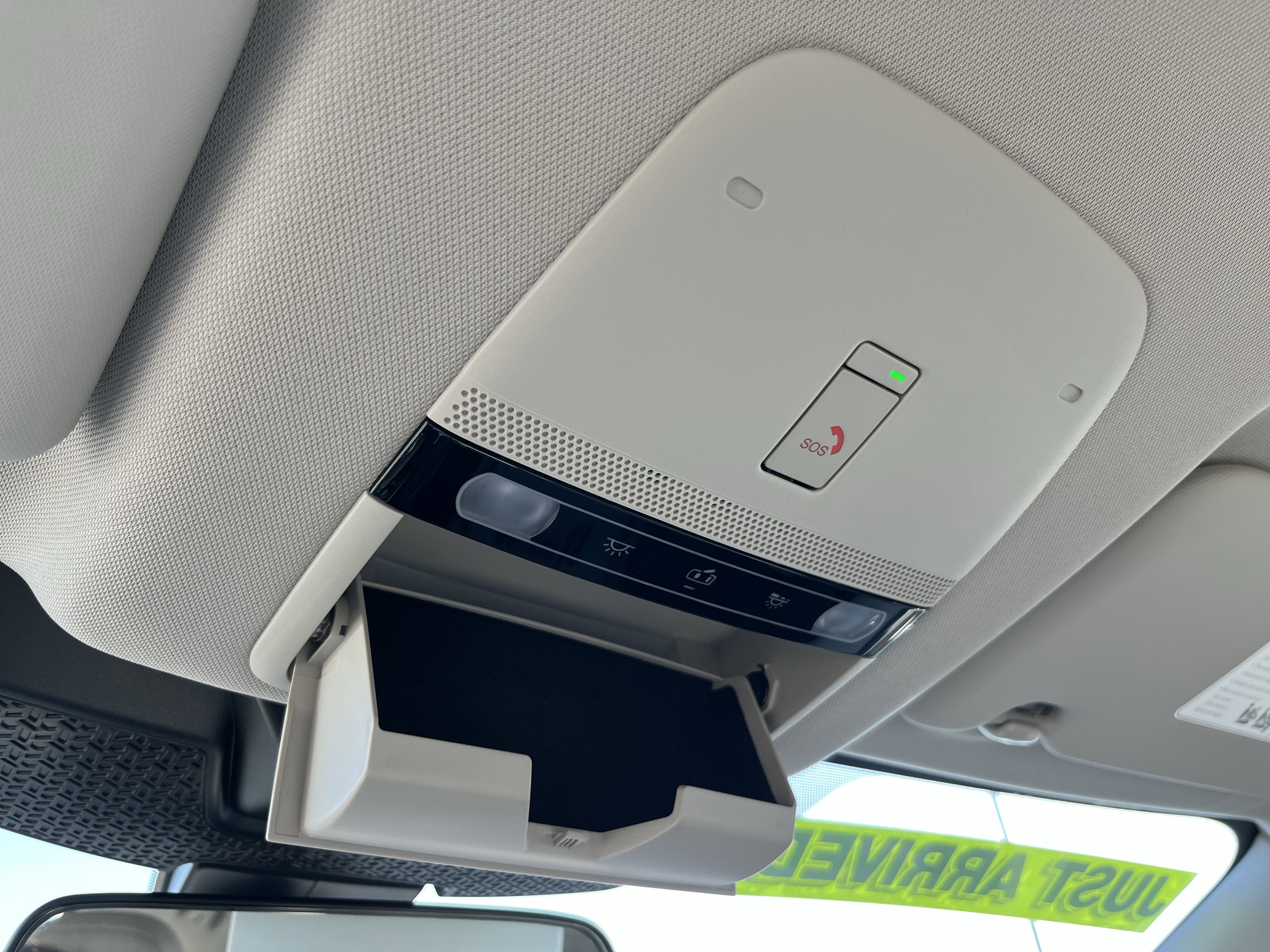 Used 2023 Nissan Ariya AWD image 35