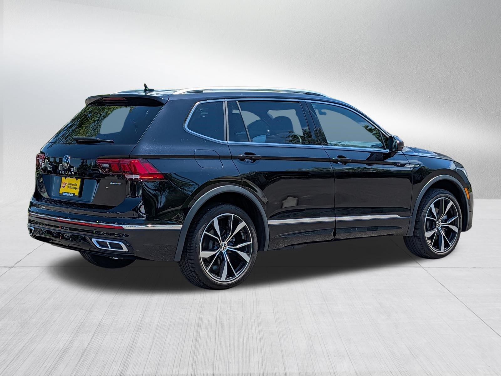 Certified 2023 Volkswagen Tiguan SEL R-Line AWD/4WD image 7