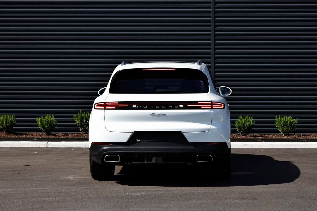 Certified 2026 Porsche Cayenne E-Hybrid AWD/4WD image 6