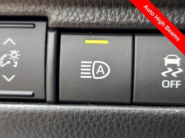 Used 2024 Toyota Venza LE AWD/4WD image 20