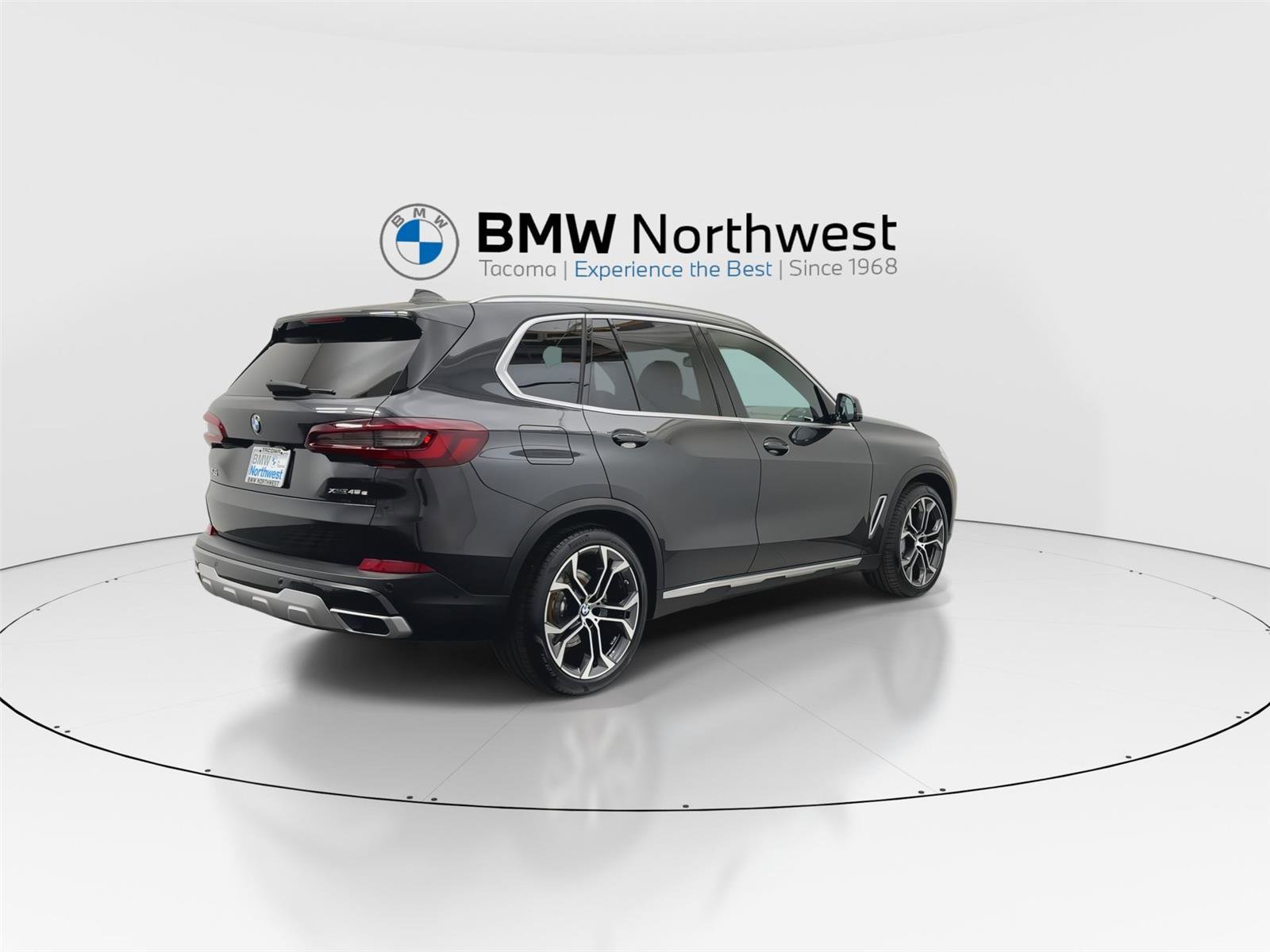 Used 2021 BMW X5 xDrive45e w/ Premium Package image 3